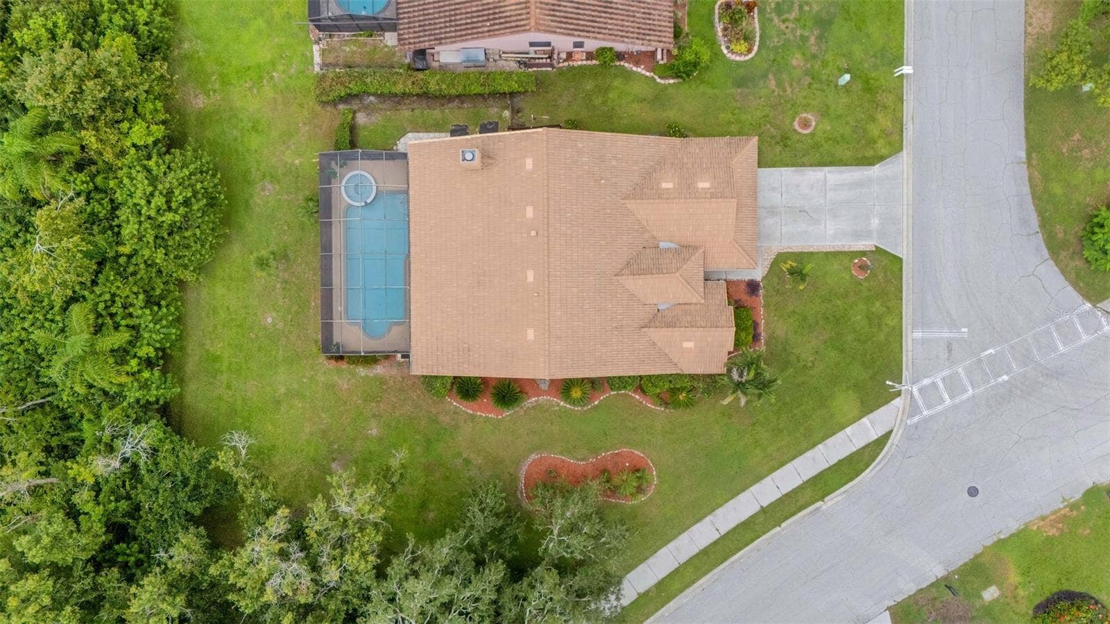 6104 NICOLE DRIVE, Sarasota, FL 34243 6104 NICOLE DRIVE, Sarasota, FL 34243