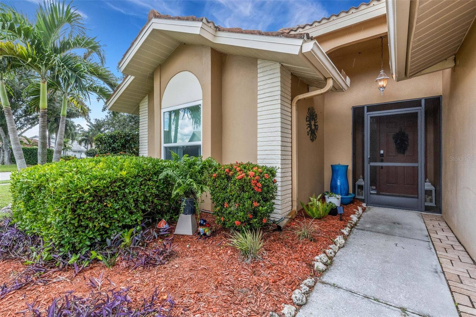 6104 NICOLE DRIVE, Sarasota, FL 34243 6104 NICOLE DRIVE, Sarasota, FL 34243