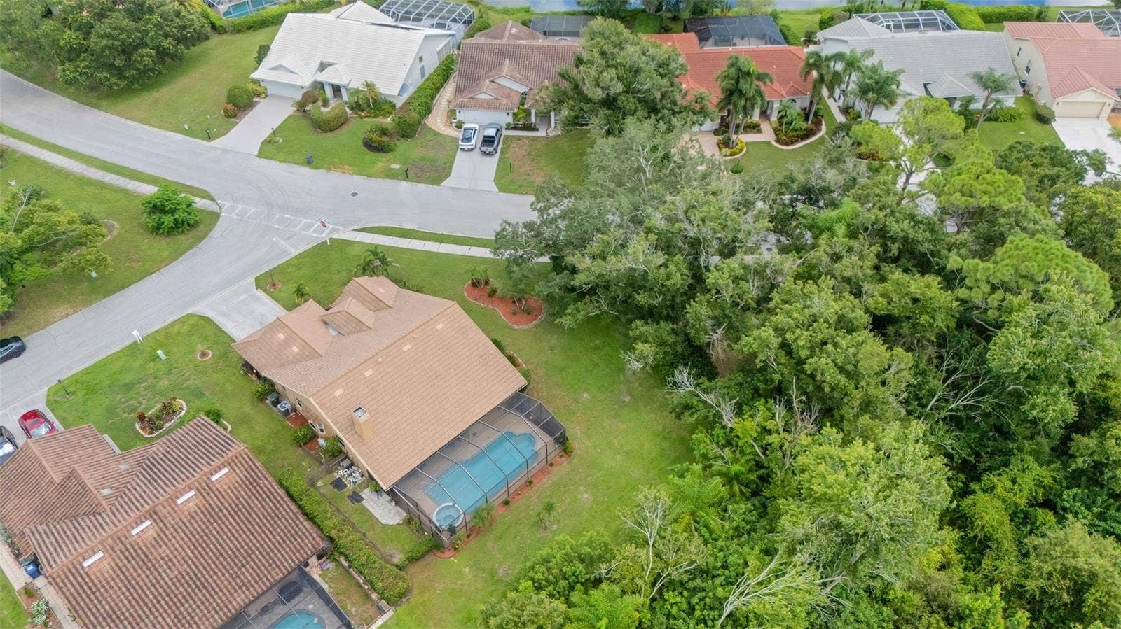 6104 NICOLE DRIVE, Sarasota, FL 34243 6104 NICOLE DRIVE, Sarasota, FL 34243