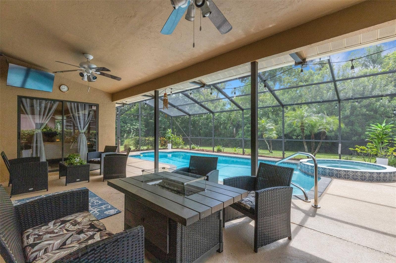 6104 NICOLE DRIVE, Sarasota, FL 34243 6104 NICOLE DRIVE, Sarasota, FL 34243