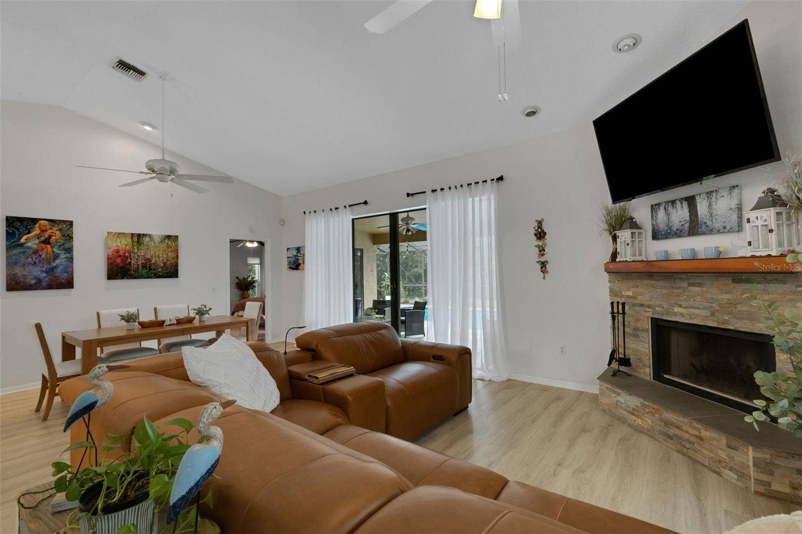 6104 NICOLE DRIVE, Sarasota, FL 34243 6104 NICOLE DRIVE, Sarasota, FL 34243