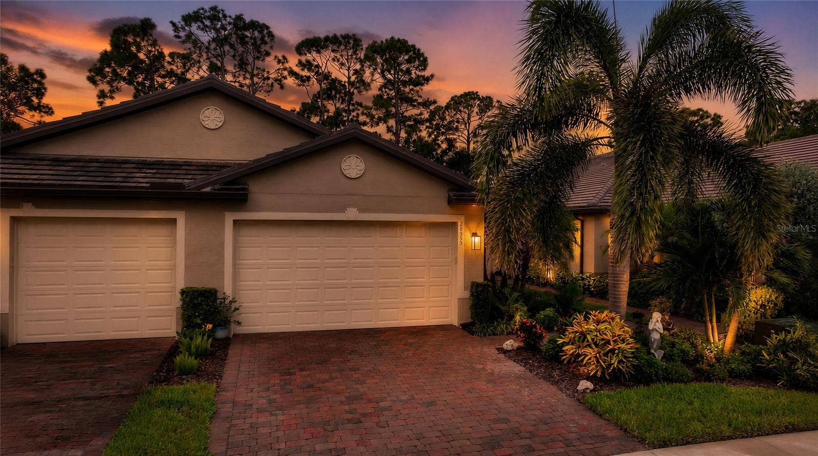 20555 SAINT KITTS WAY, Venice, FL 34293 Welcome to our Tropical Paradise