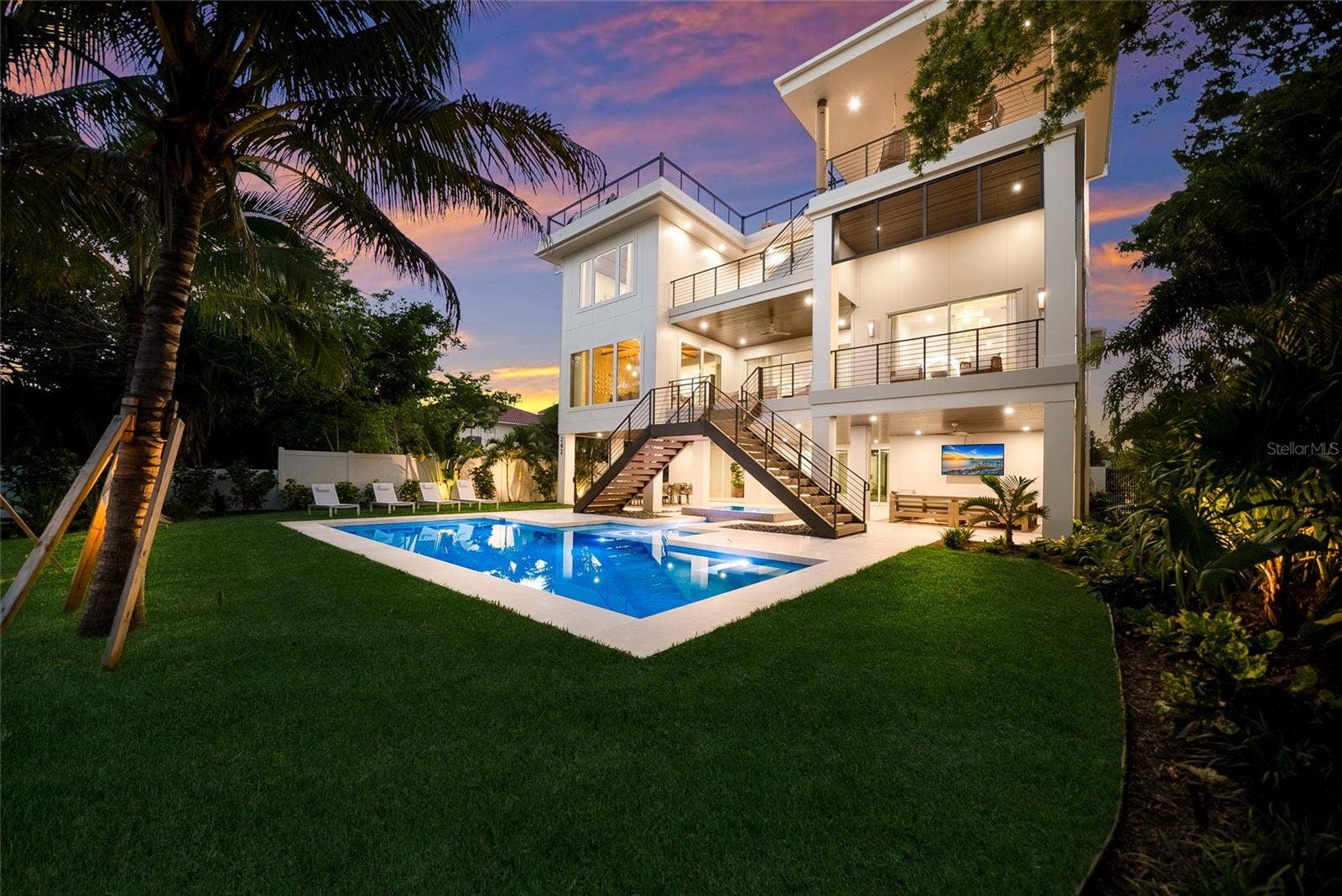 242 LAKEVIEW DRIVE, Anna Maria, FL 34216 242 LAKEVIEW DRIVE, Anna Maria, FL 34216