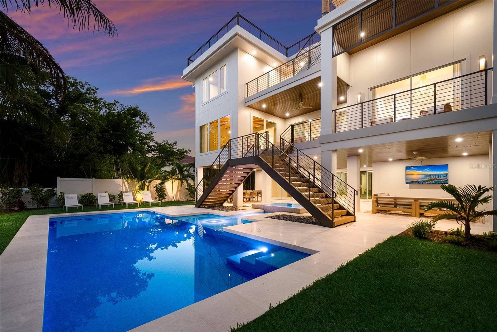 242 LAKEVIEW DRIVE, Anna Maria, FL 34216 242 LAKEVIEW DRIVE, Anna Maria, FL 34216