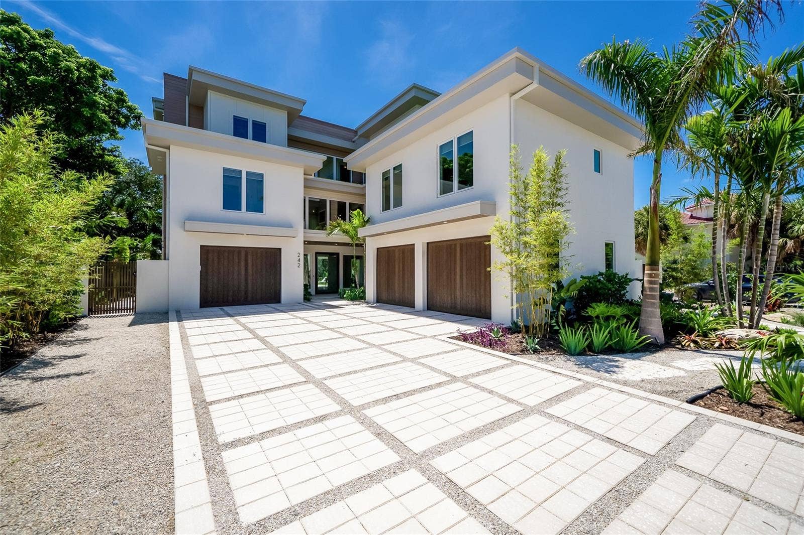 242 LAKEVIEW DRIVE, Anna Maria, FL 34216 242 LAKEVIEW DRIVE, Anna Maria, FL 34216