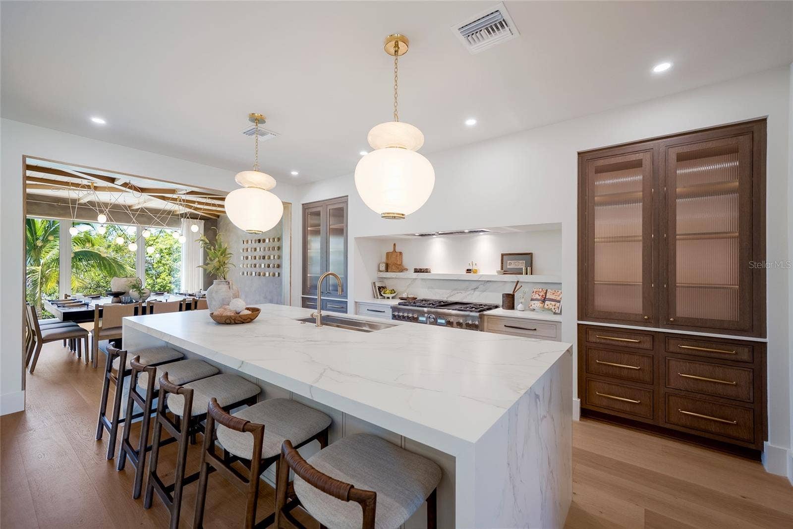 242 LAKEVIEW DRIVE, Anna Maria, FL 34216 242 LAKEVIEW DRIVE, Anna Maria, FL 34216