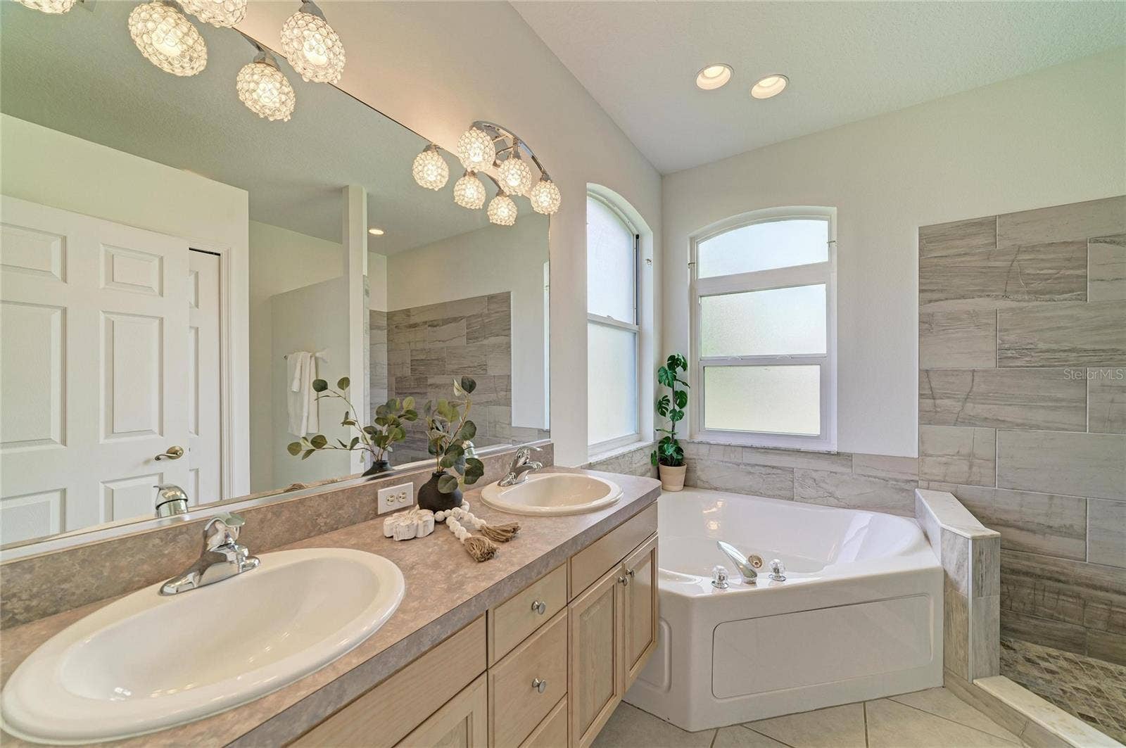 10554 OLD GROVE CIRCLE, Bradenton, FL 34212 10554 OLD GROVE CIRCLE, Bradenton, FL 34212