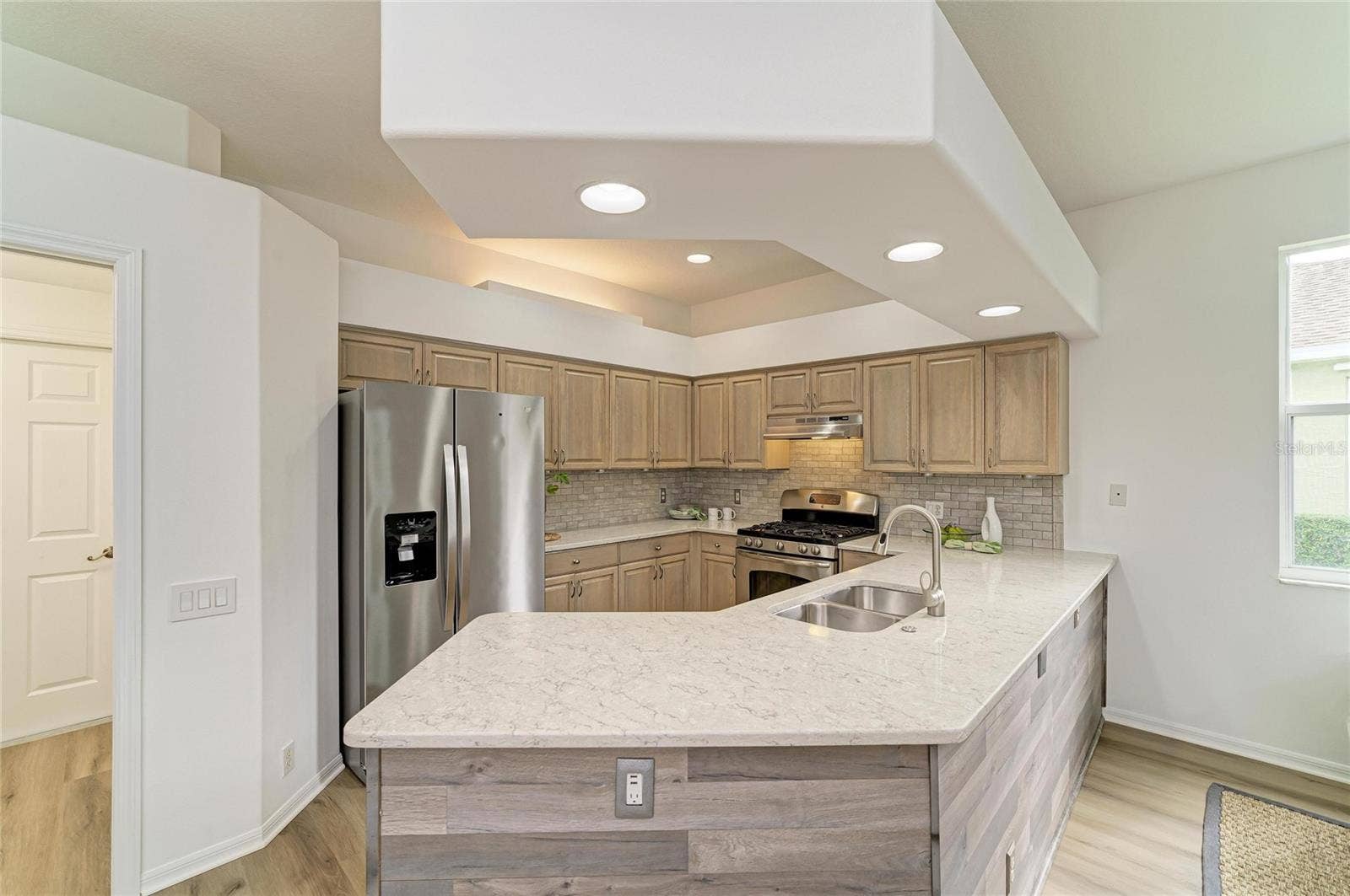 10554 OLD GROVE CIRCLE, Bradenton, FL 34212 10554 OLD GROVE CIRCLE, Bradenton, FL 34212