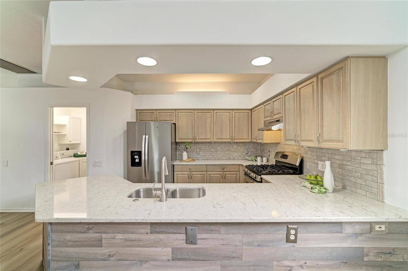 10554 OLD GROVE CIRCLE, Bradenton, FL 34212 10554 OLD GROVE CIRCLE, Bradenton, FL 34212