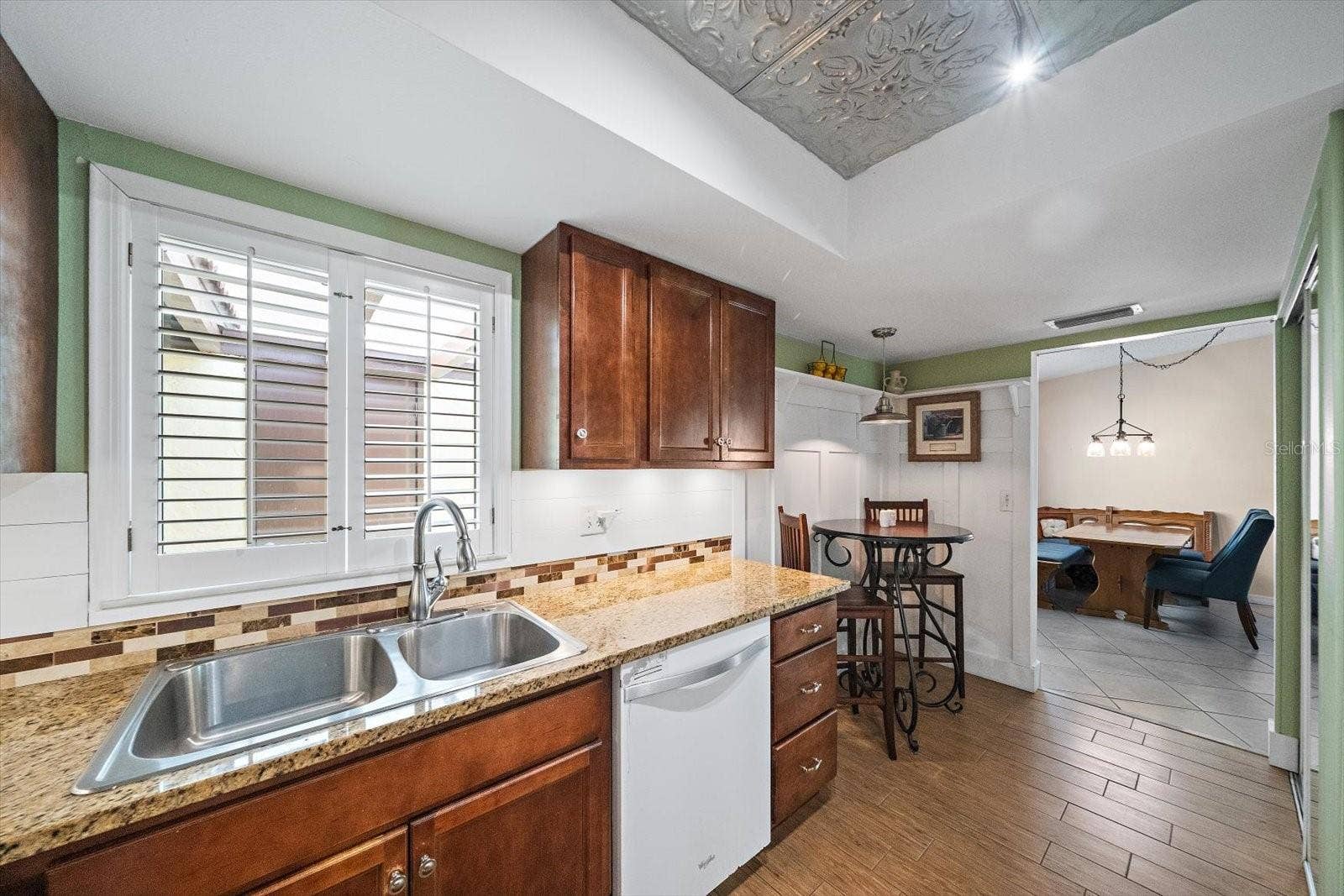 1205 56TH STREET W, Bradenton, FL 34209 Updated Kitchen