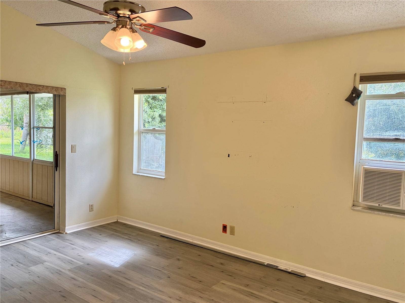 Vinyl Floor & Ceiling Fan