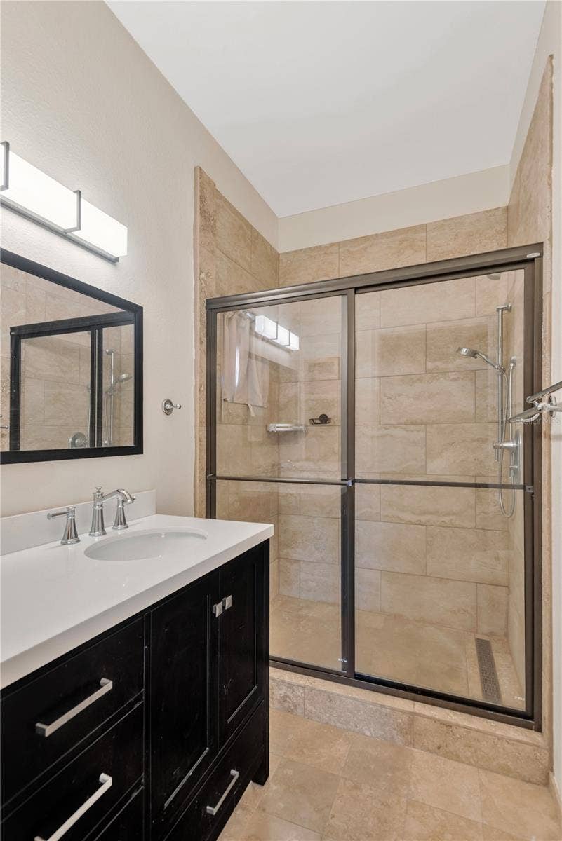 5546 34TH COURT E, Bradenton, FL 34203 5546 34TH COURT E, Bradenton, FL 34203