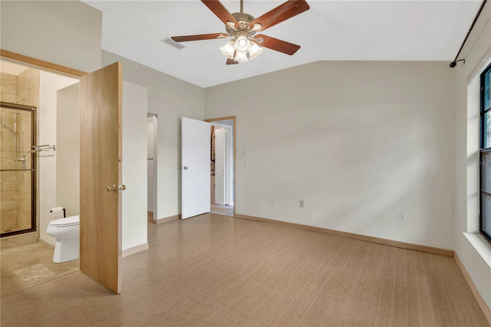 5546 34TH COURT E, Bradenton, FL 34203 Updated En-Suite Primary Bathroom