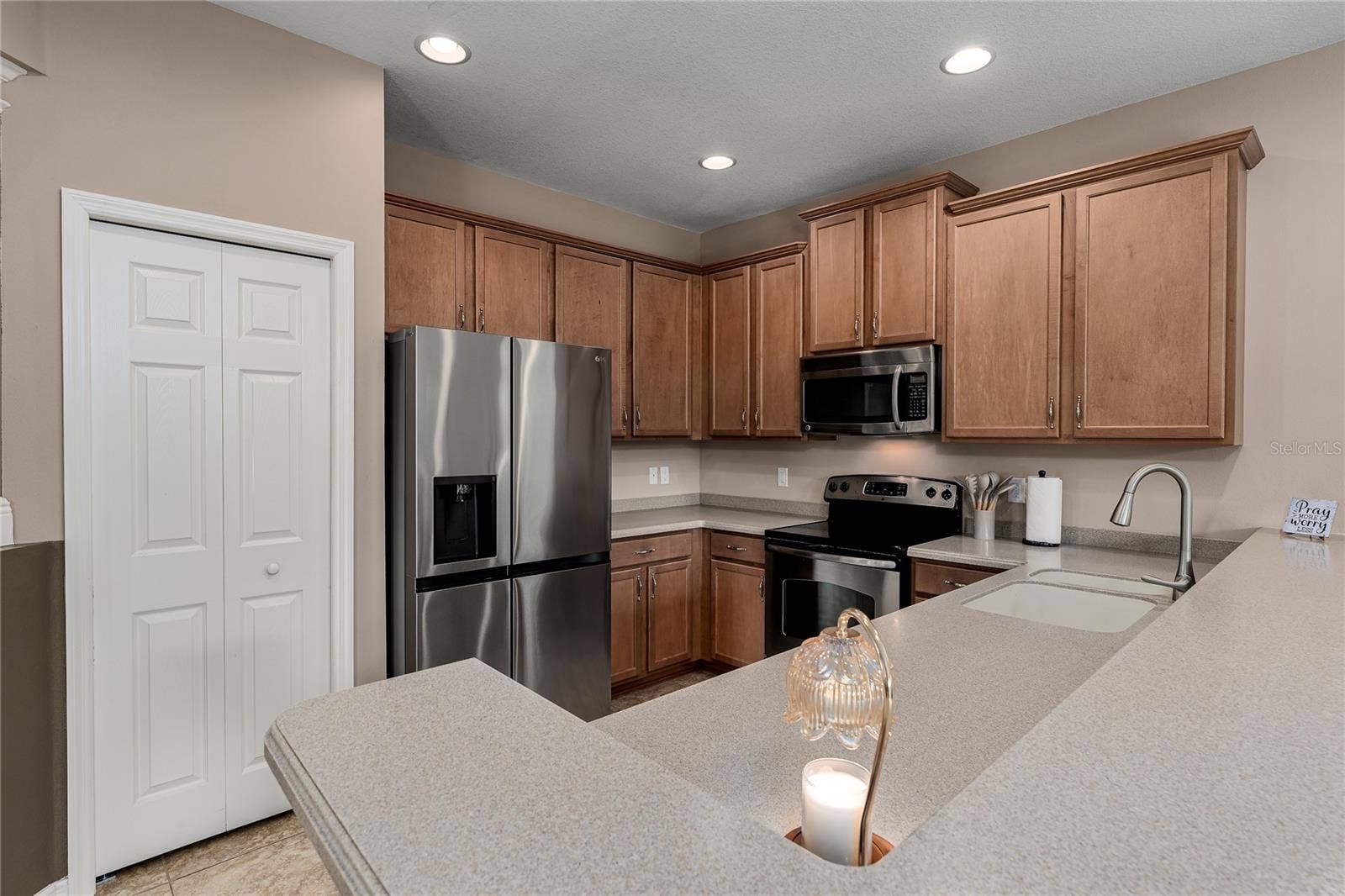 5918 OAK MILL TERRACE, Palmetto, FL 34221 Kitchen