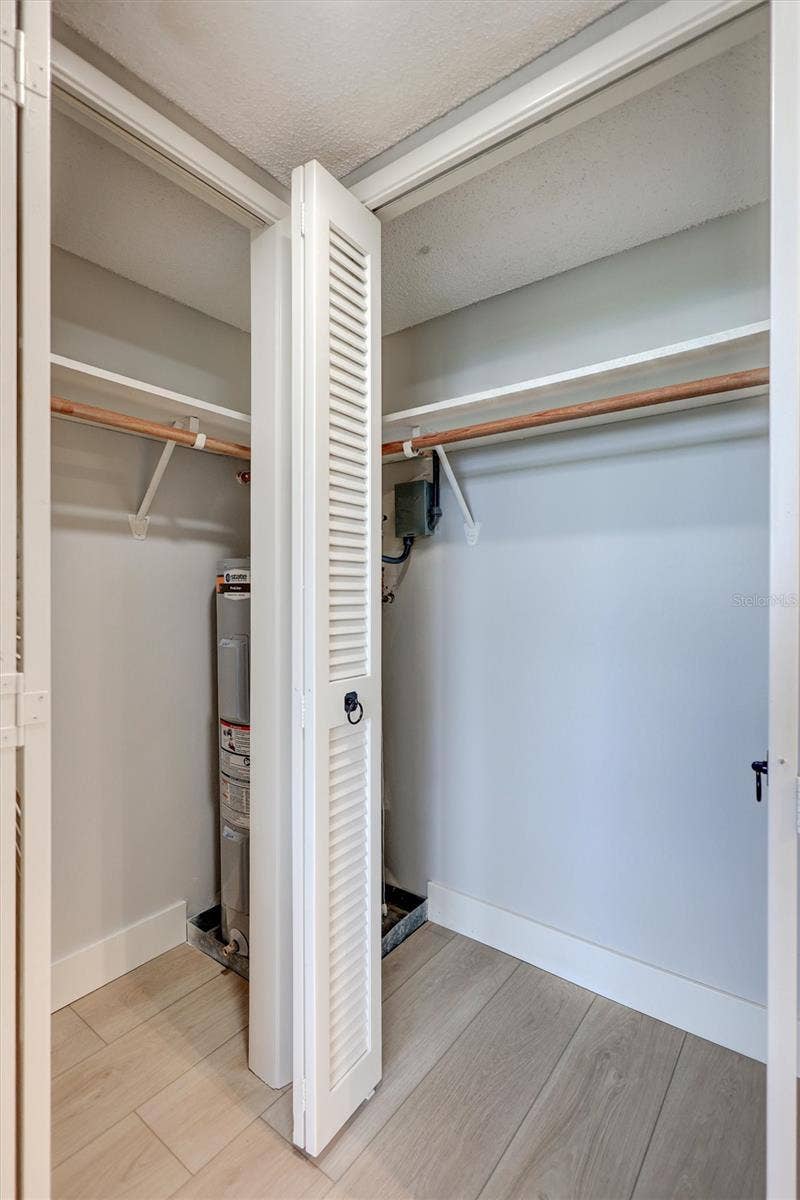 7461 W COUNTRY CLUB DRIVE N, #408, Sarasota, FL 34243
