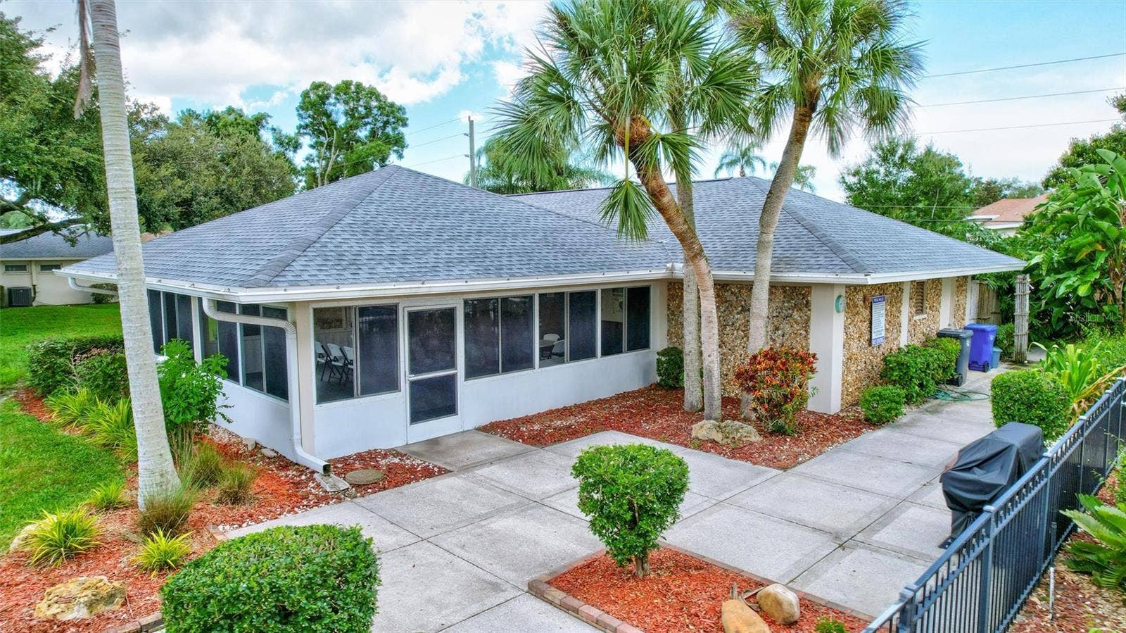7461 W COUNTRY CLUB DRIVE N, #408, Sarasota, FL 34243