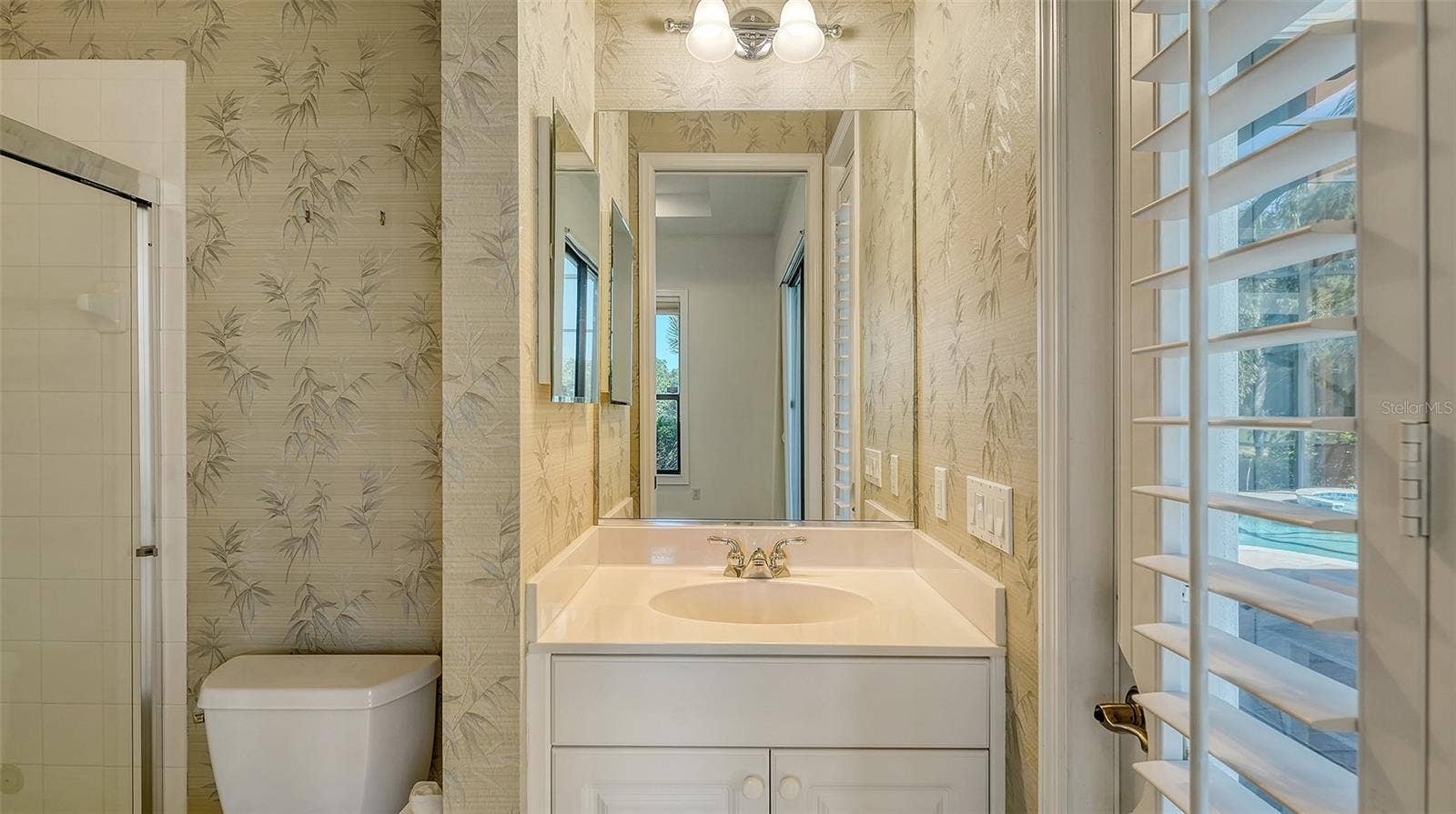 13978 SIENA LOOP, Lakewood Ranch, FL 34202 Full bath off of the office