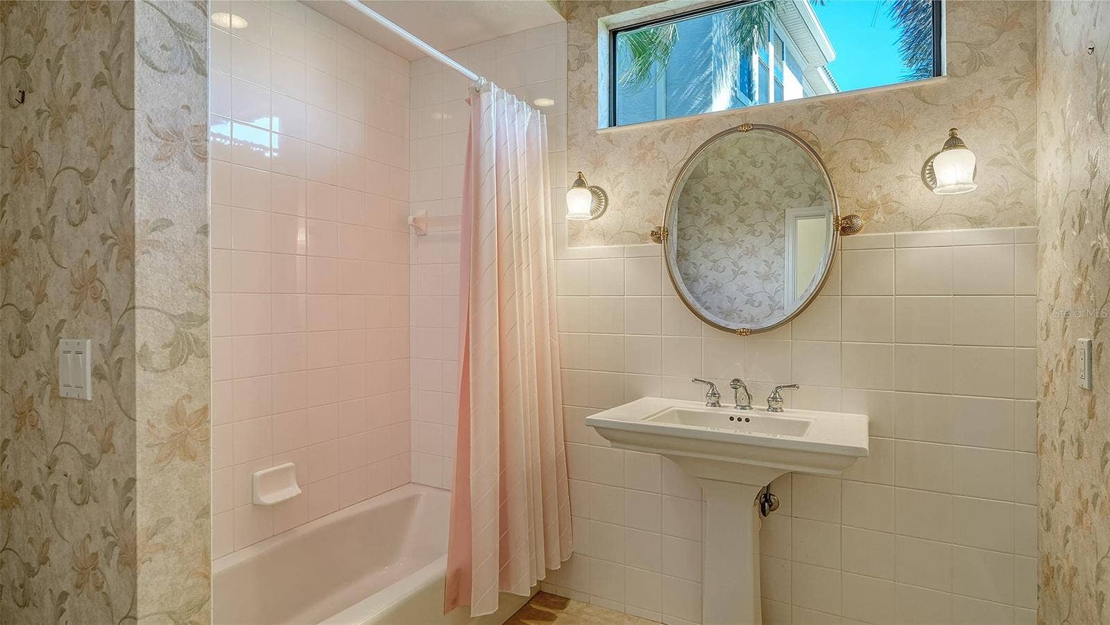 13978 SIENA LOOP, Lakewood Ranch, FL 34202 Guest bathroom