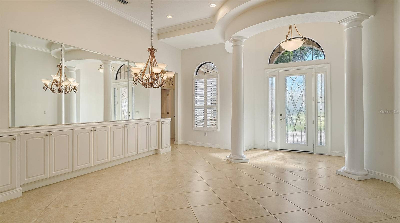 13978 SIENA LOOP, Lakewood Ranch, FL 34202 Dining room with custom built in