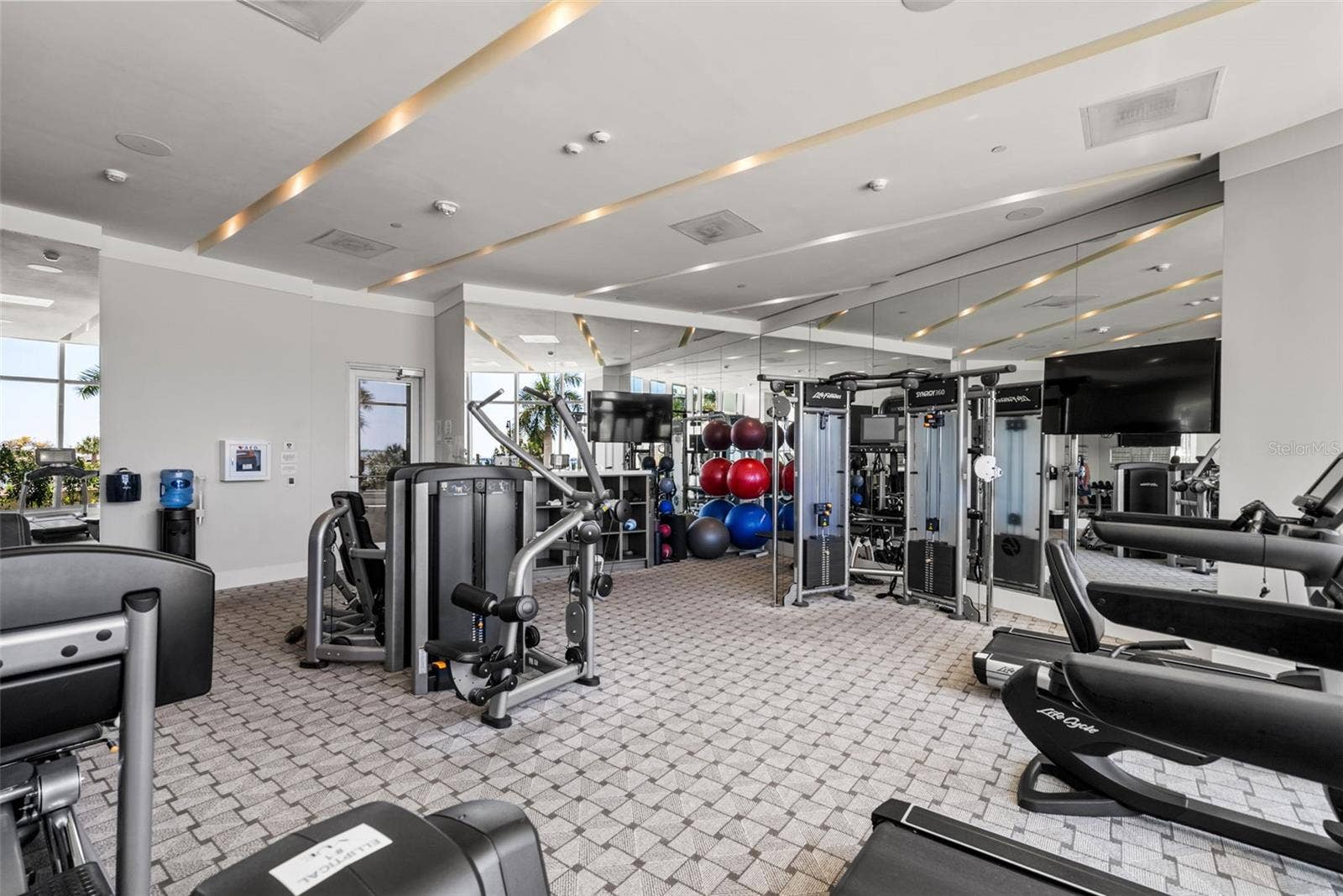 1155 N GULFSTREAM AVENUE, #802, Sarasota, FL 34236