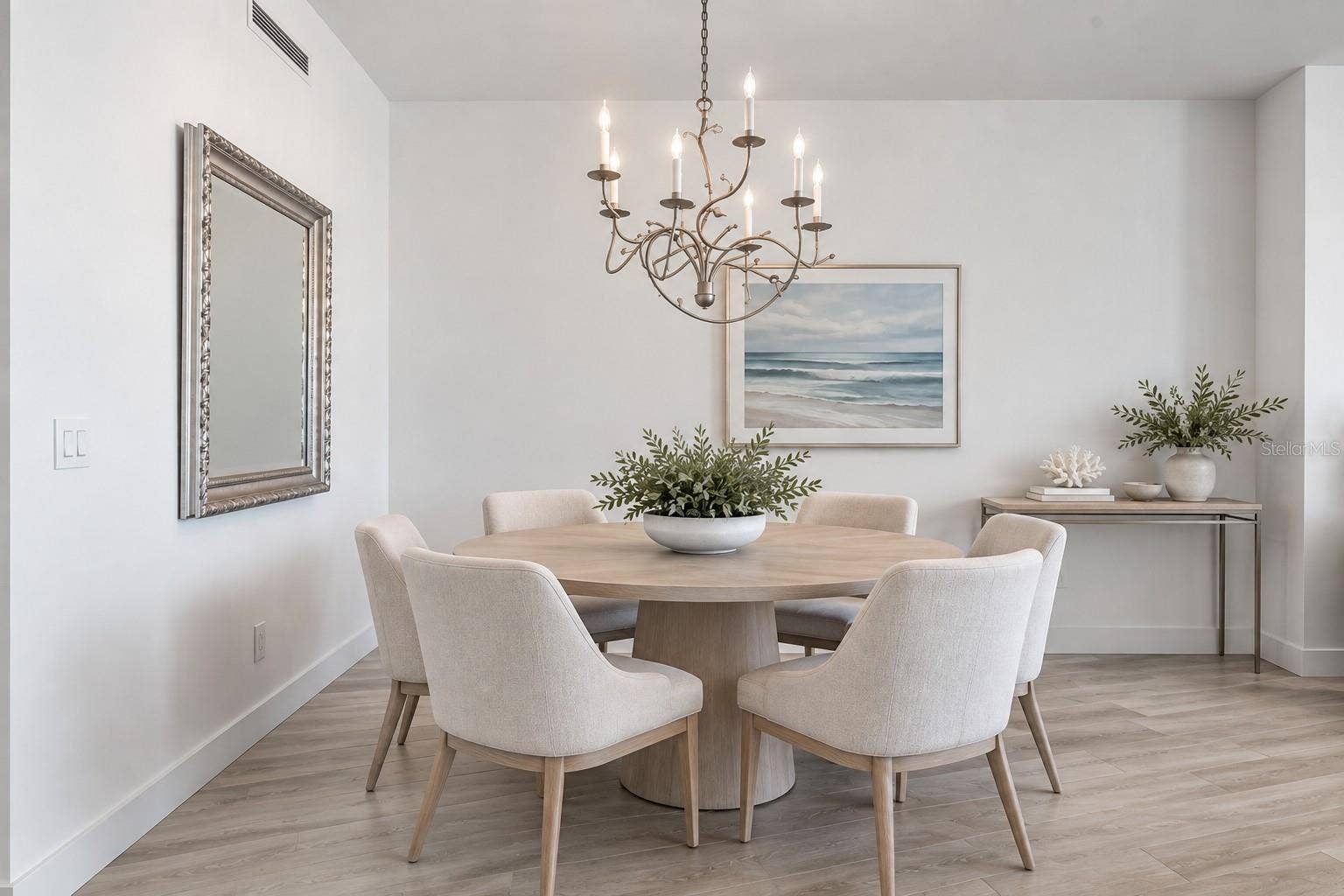 Virtually Stage- Spacious Dining Area