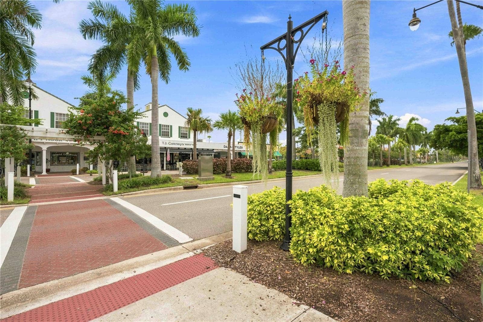 525 MANATEE COURT, #10, Venice, FL 34285 525 MANATEE COURT, #10, Venice, FL 34285