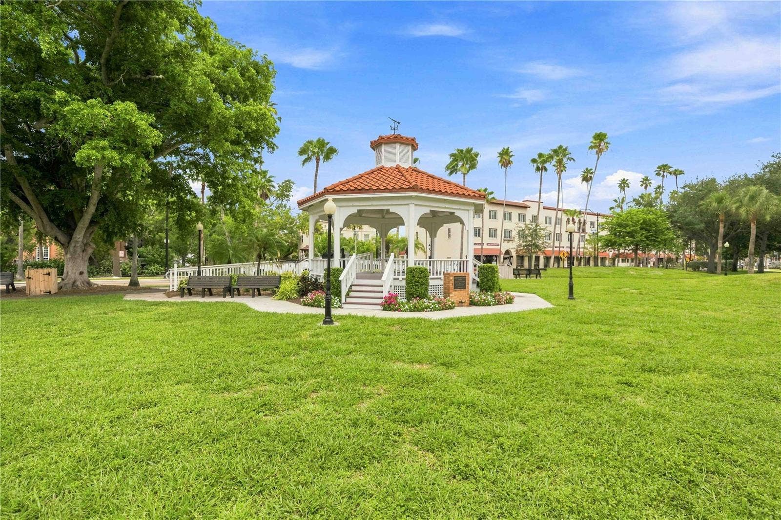 525 MANATEE COURT, #10, Venice, FL 34285 525 MANATEE COURT, #10, Venice, FL 34285