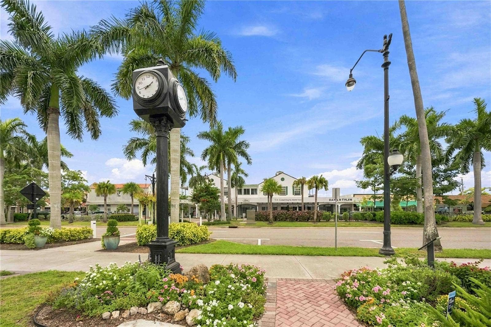 525 MANATEE COURT, #10, Venice, FL 34285 525 MANATEE COURT, #10, Venice, FL 34285