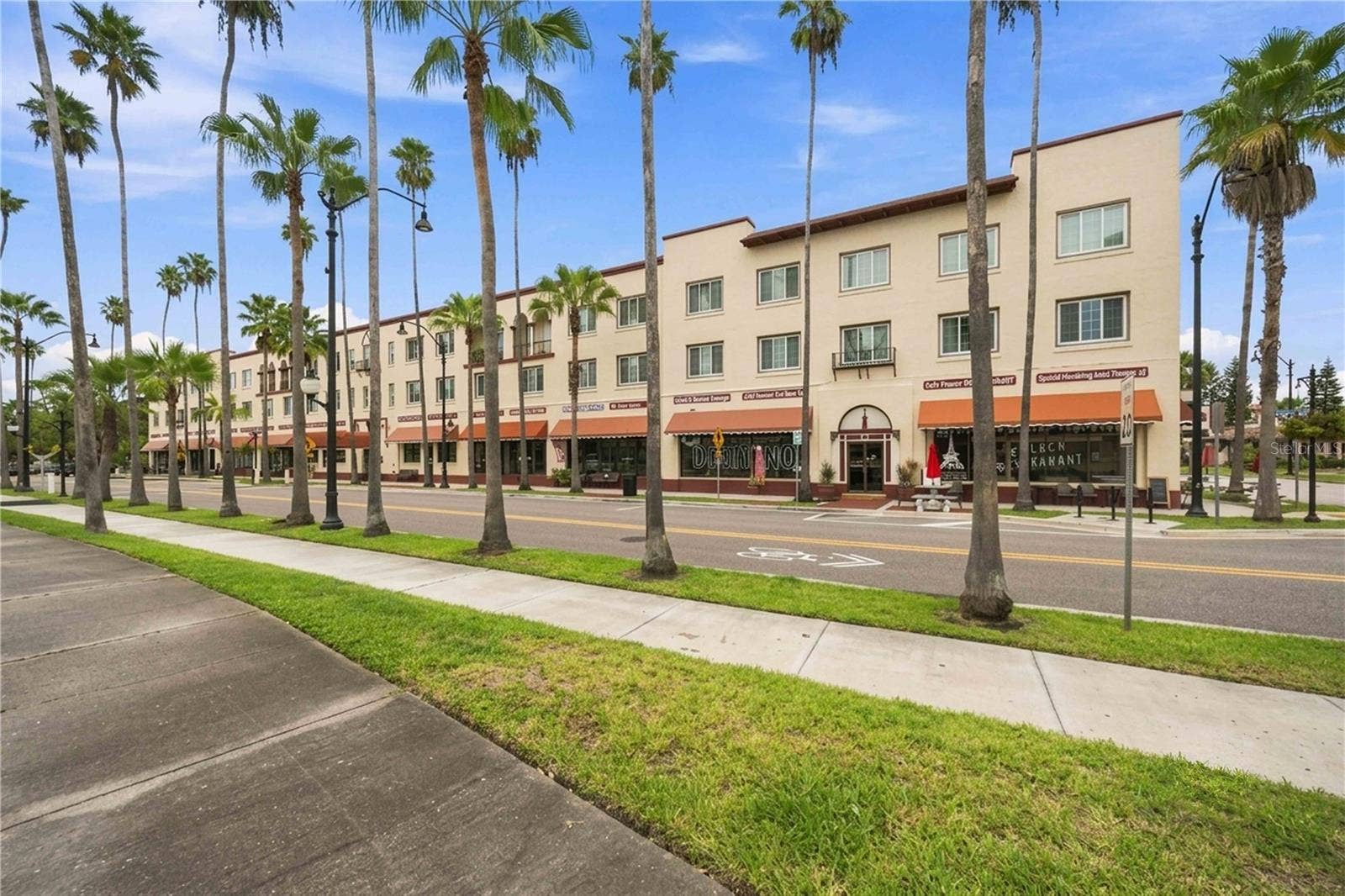 525 MANATEE COURT, #10, Venice, FL 34285 525 MANATEE COURT, #10, Venice, FL 34285