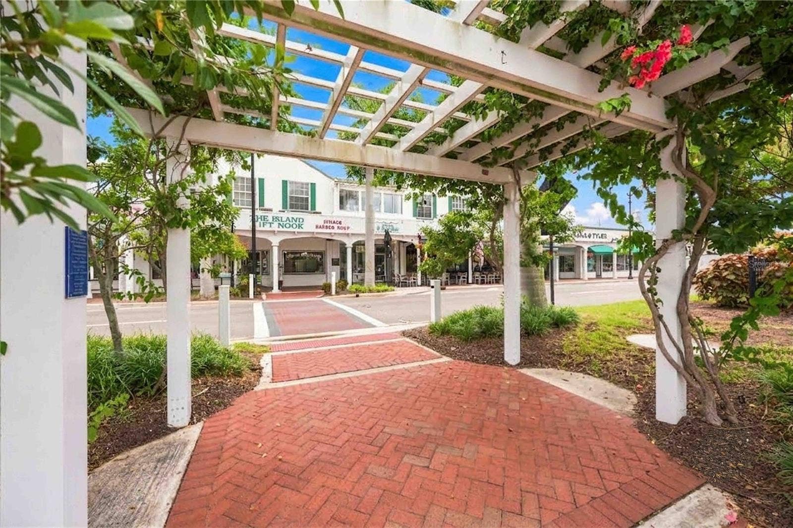 525 MANATEE COURT, #10, Venice, FL 34285 525 MANATEE COURT, #10, Venice, FL 34285