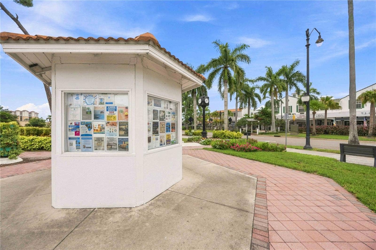 525 MANATEE COURT, #10, Venice, FL 34285 525 MANATEE COURT, #10, Venice, FL 34285