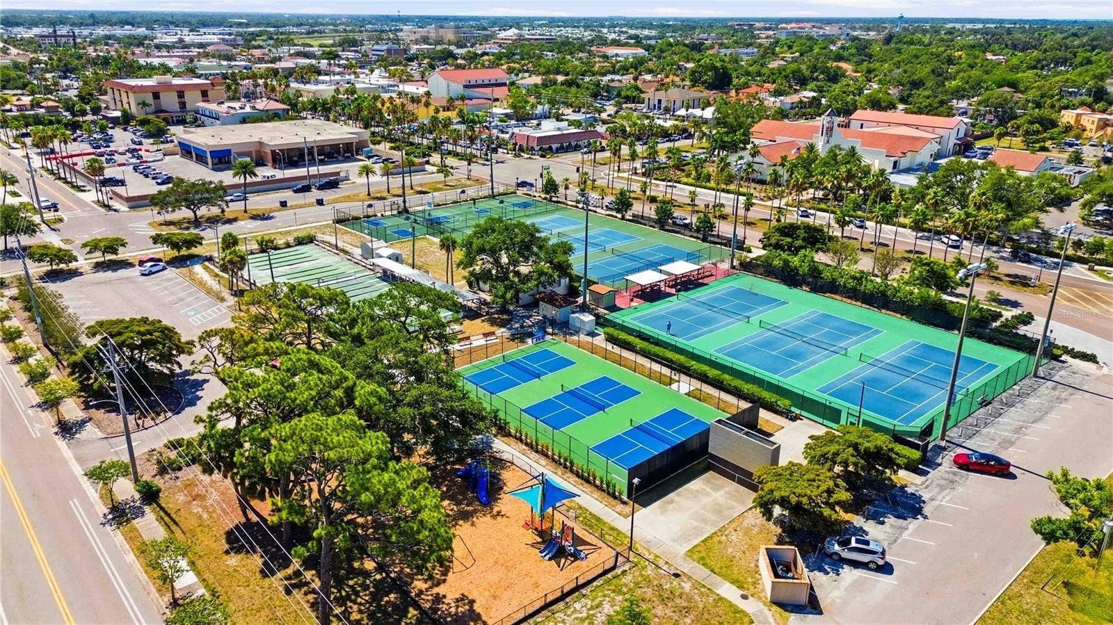 525 MANATEE COURT, #10, Venice, FL 34285 525 MANATEE COURT, #10, Venice, FL 34285