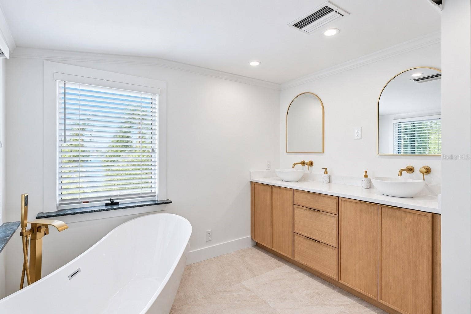 604 NORSOTA WAY, Sarasota, FL 34242 604 NORSOTA WAY, Sarasota, FL 34242