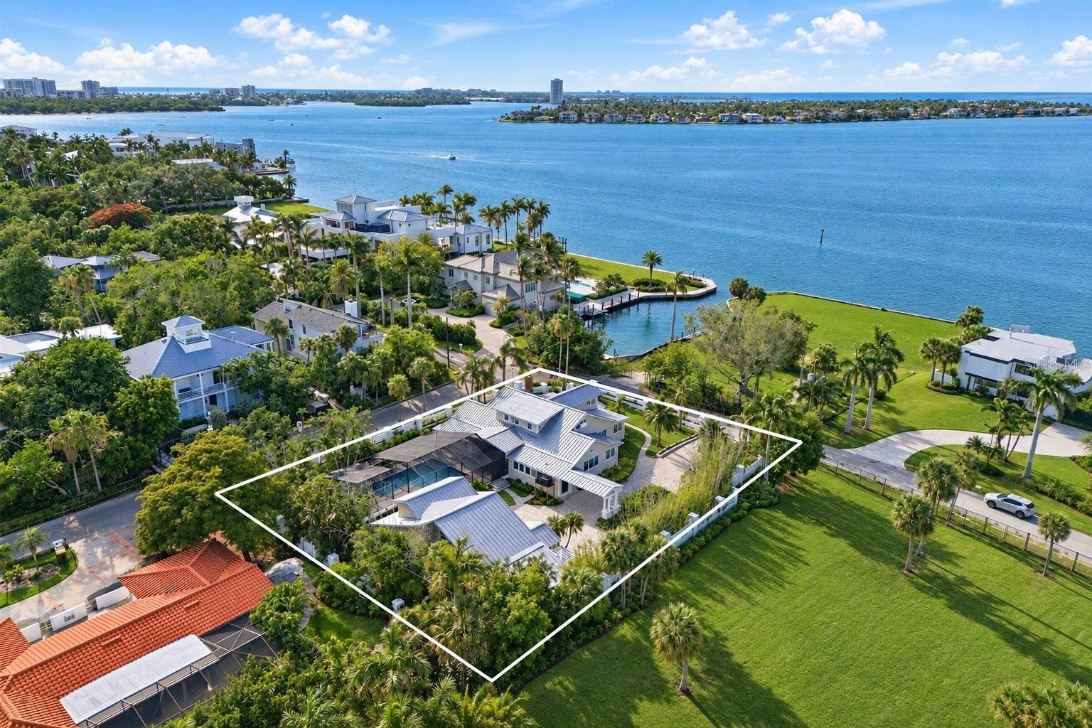 604 NORSOTA WAY, Sarasota, FL 34242 604 NORSOTA WAY, Sarasota, FL 34242