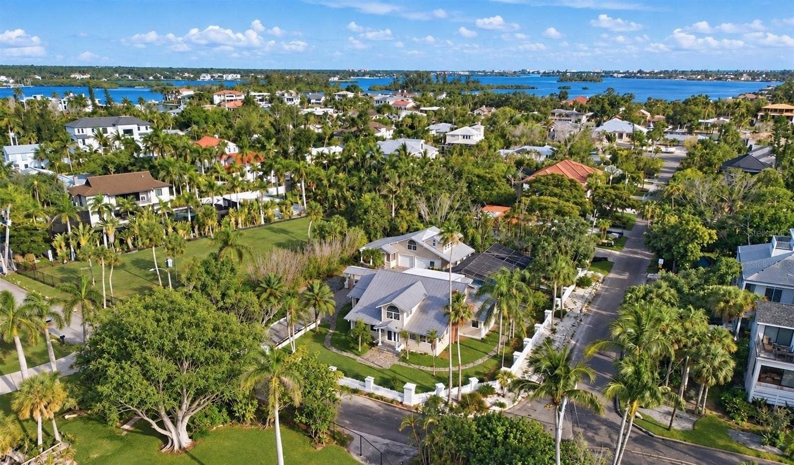 604 NORSOTA WAY, Sarasota, FL 34242 604 NORSOTA WAY, Sarasota, FL 34242