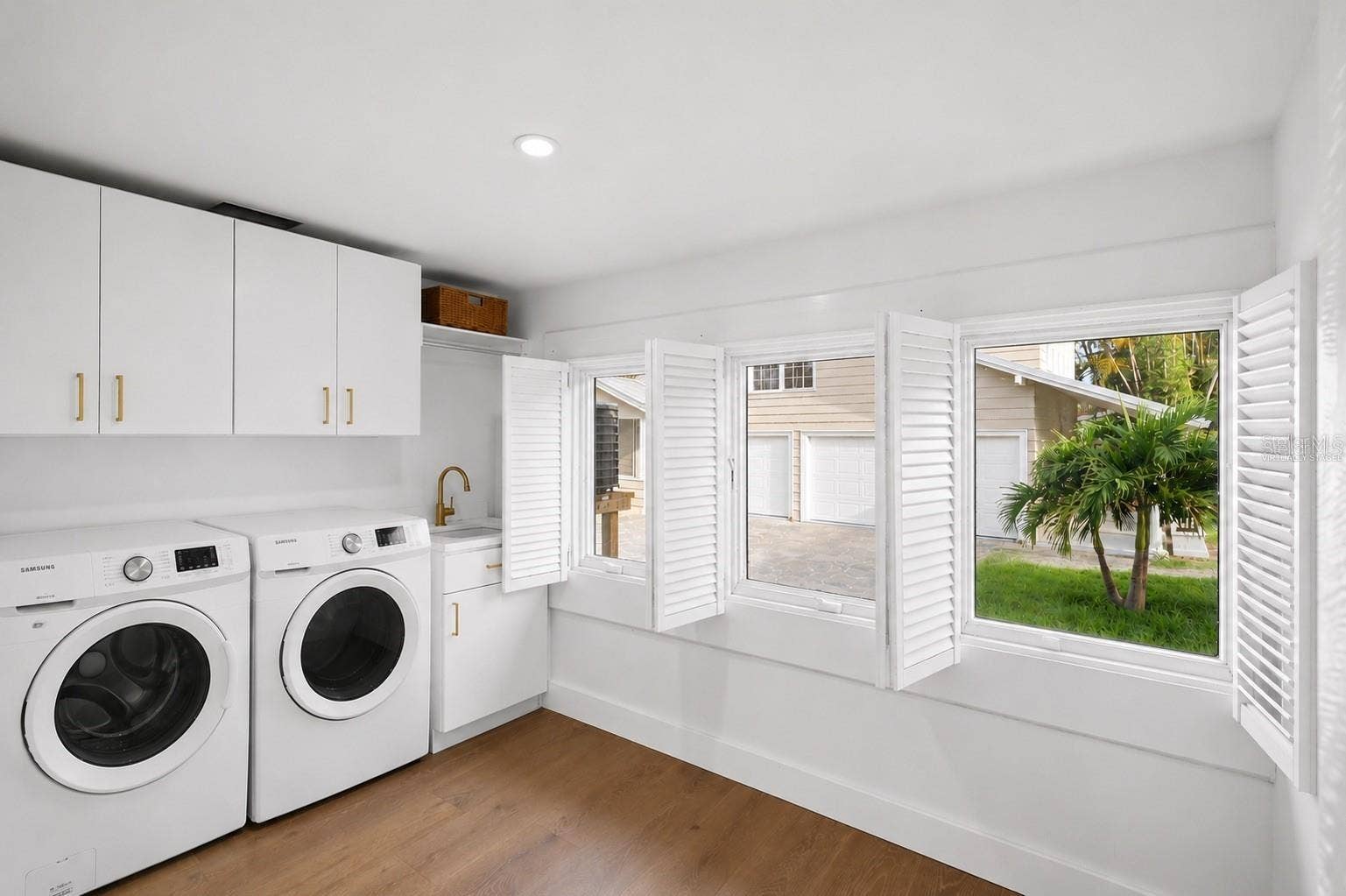 604 NORSOTA WAY, Sarasota, FL 34242 Washer & dryer arriving soon