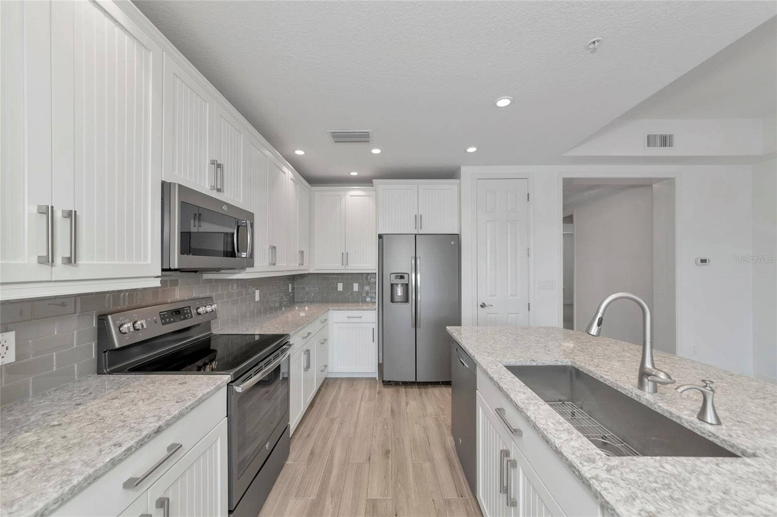 10530 BOARDWALK LOOP, #202, Bradenton, FL 34202