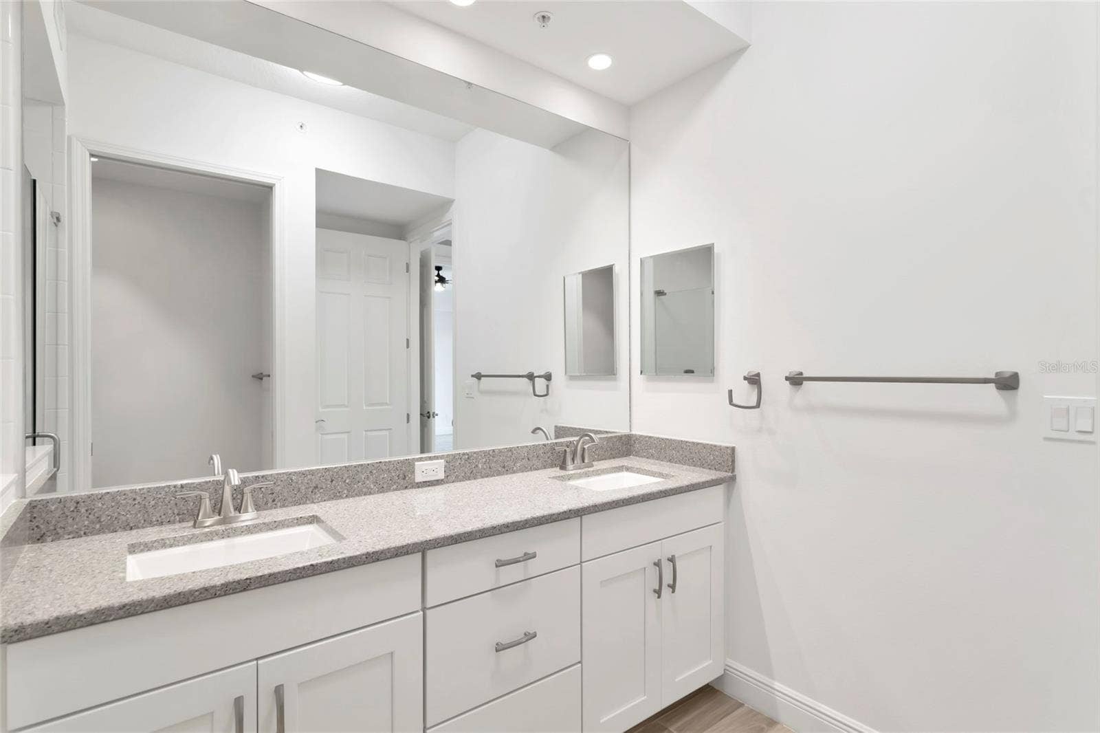 10530 BOARDWALK LOOP, #202, Bradenton, FL 34202