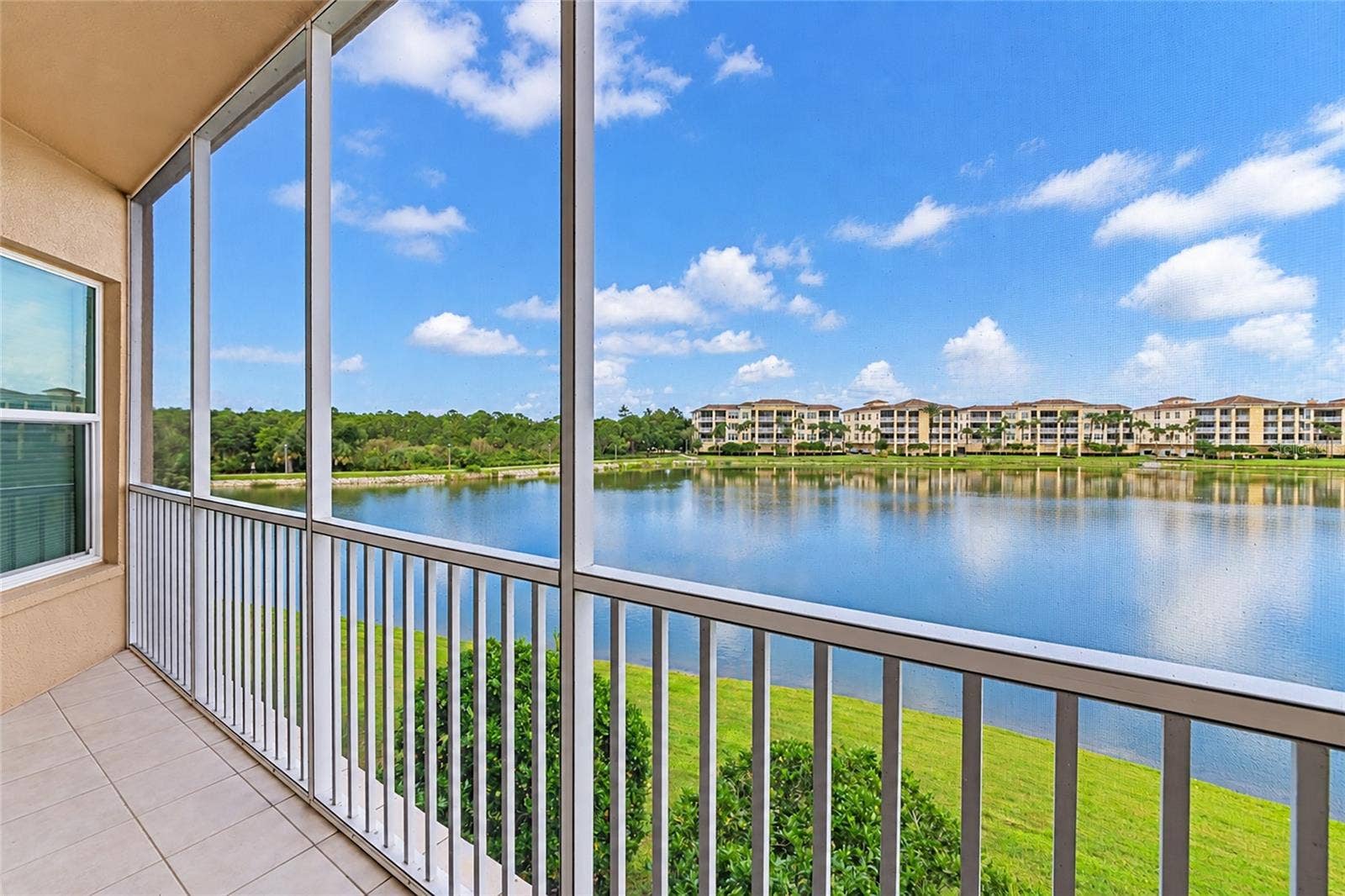 10530 BOARDWALK LOOP, #202, Bradenton, FL 34202