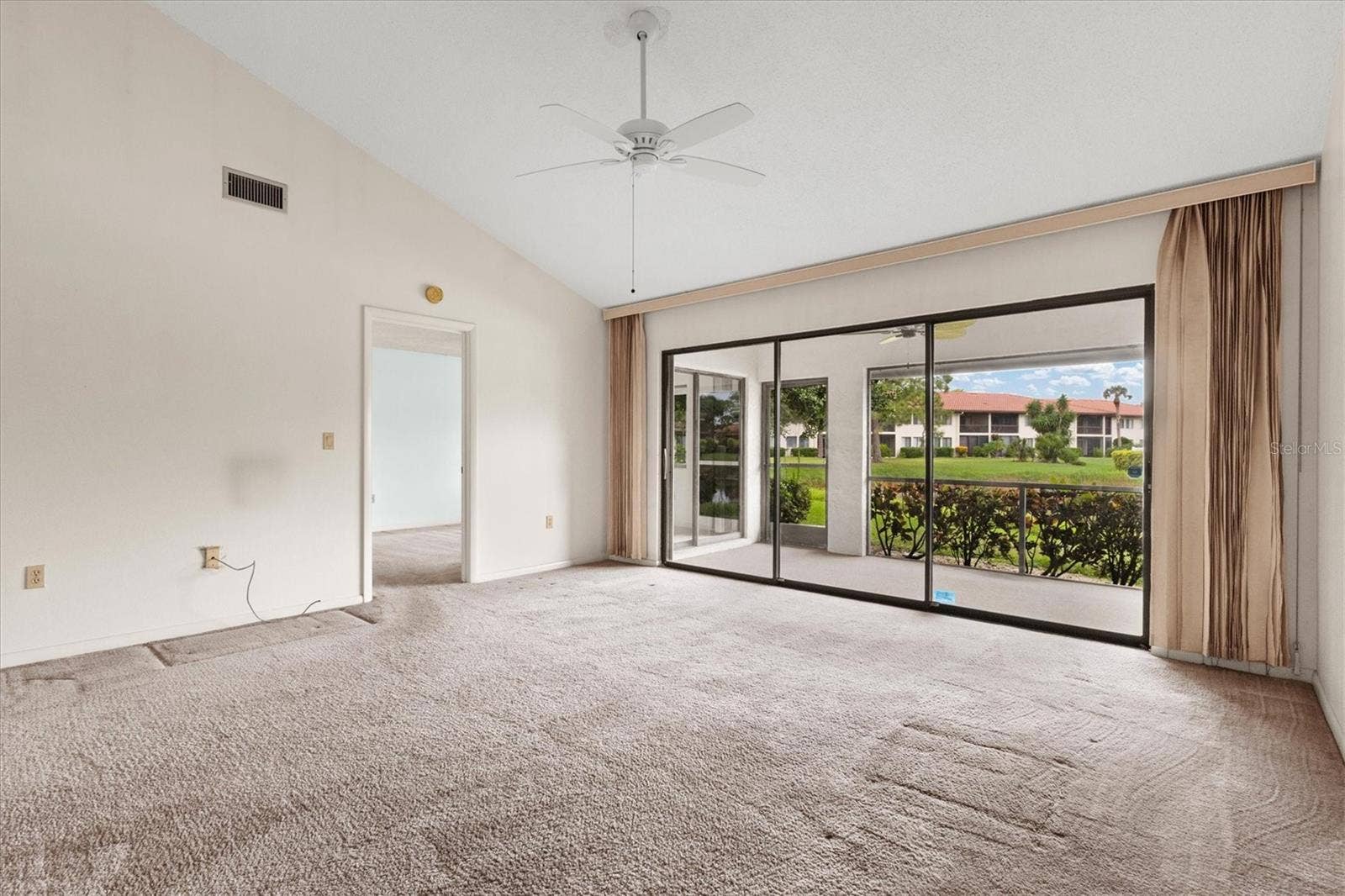3118 WINDRUSH BOURNE, #8, Sarasota, FL 34235 living room