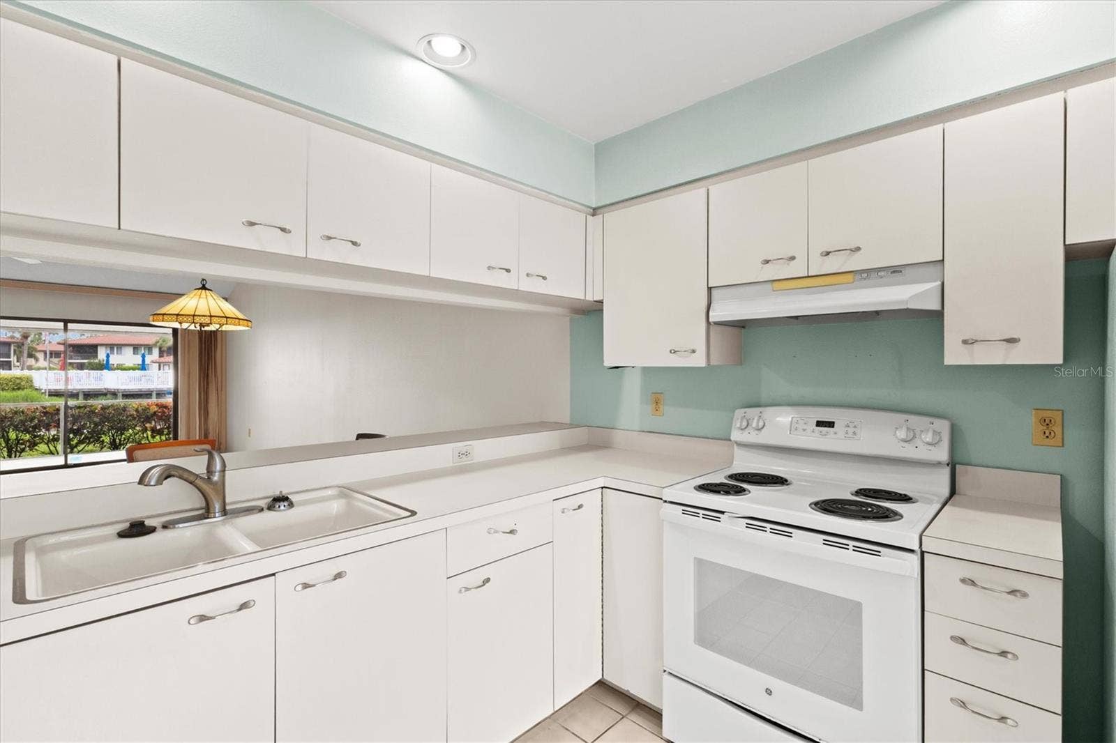 3118 WINDRUSH BOURNE, #8, Sarasota, FL 34235 kitchen