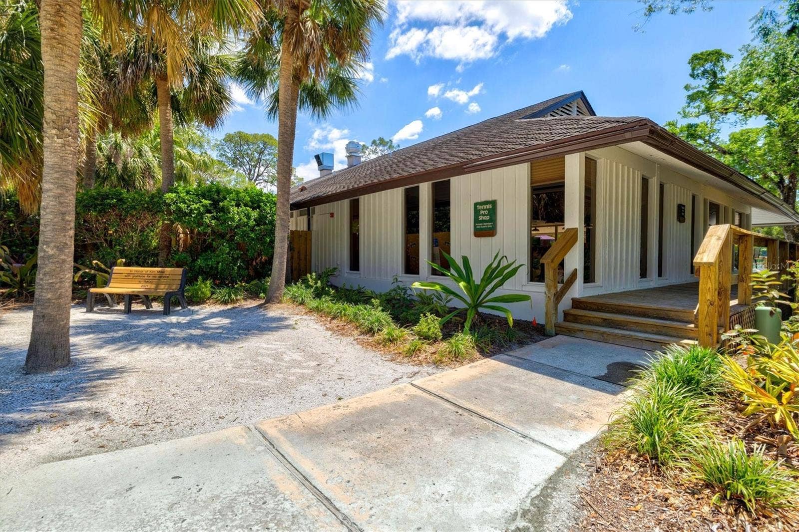 3118 WINDRUSH BOURNE, #8, Sarasota, FL 34235 3118 WINDRUSH BOURNE, #8, Sarasota, FL 34235