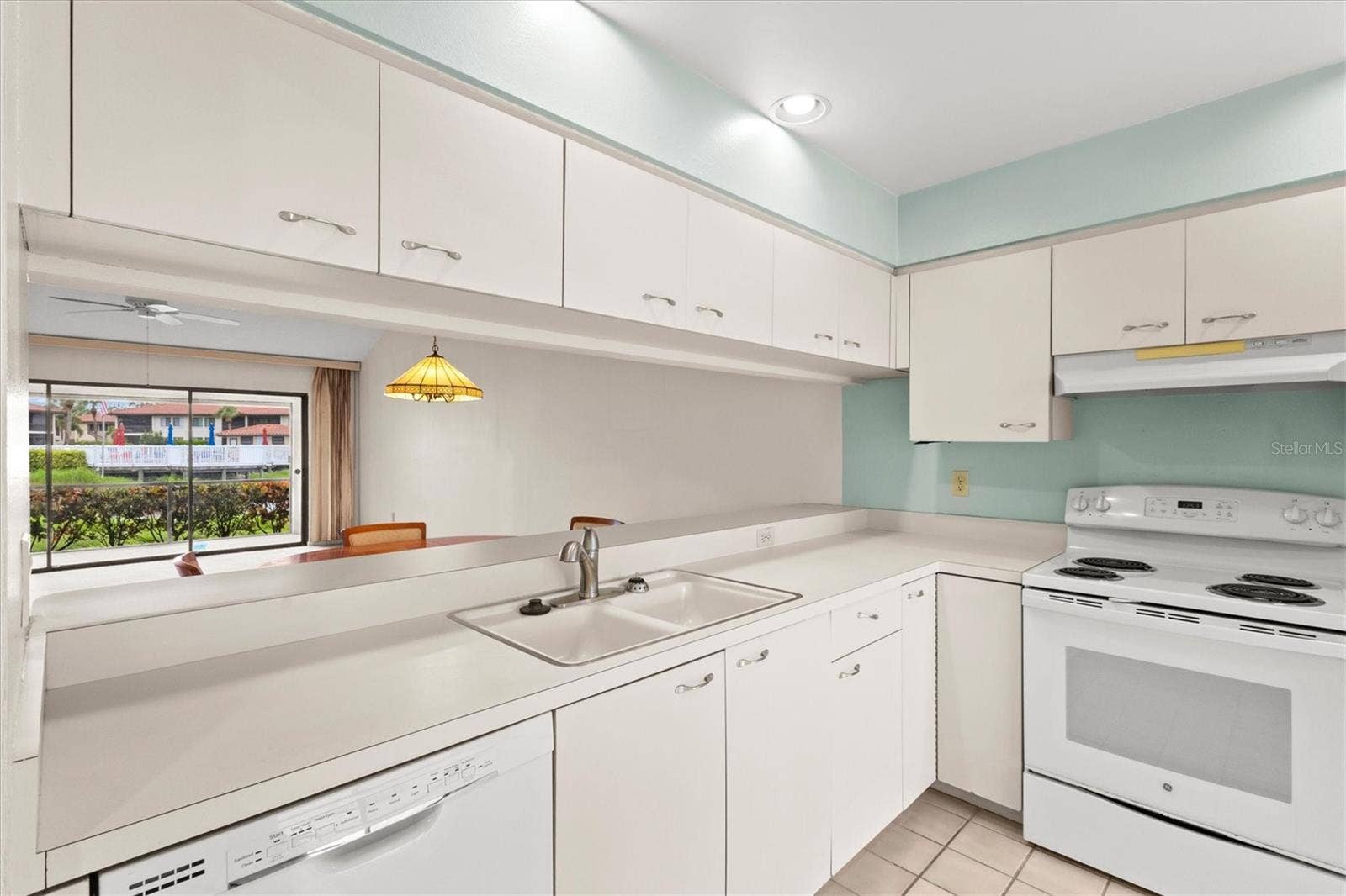 3118 WINDRUSH BOURNE, #8, Sarasota, FL 34235 kitchen