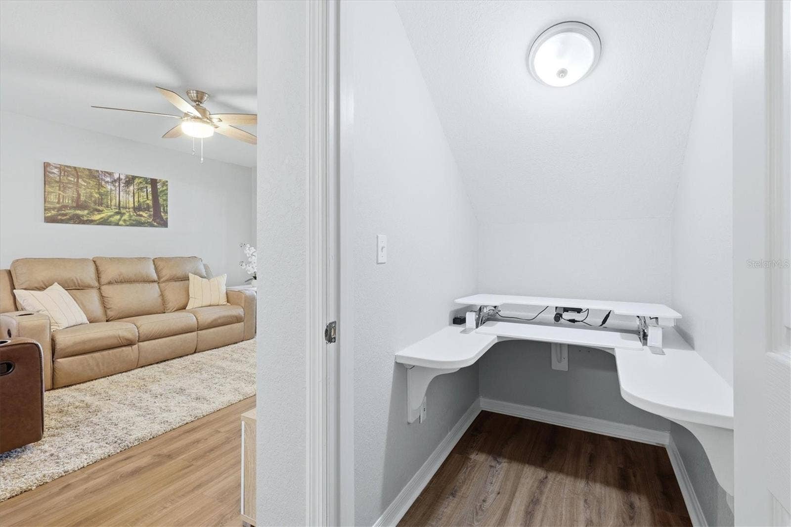 8926 MANOR LOOP, #103, Bradenton, FL 34202 Built in Desk for office space