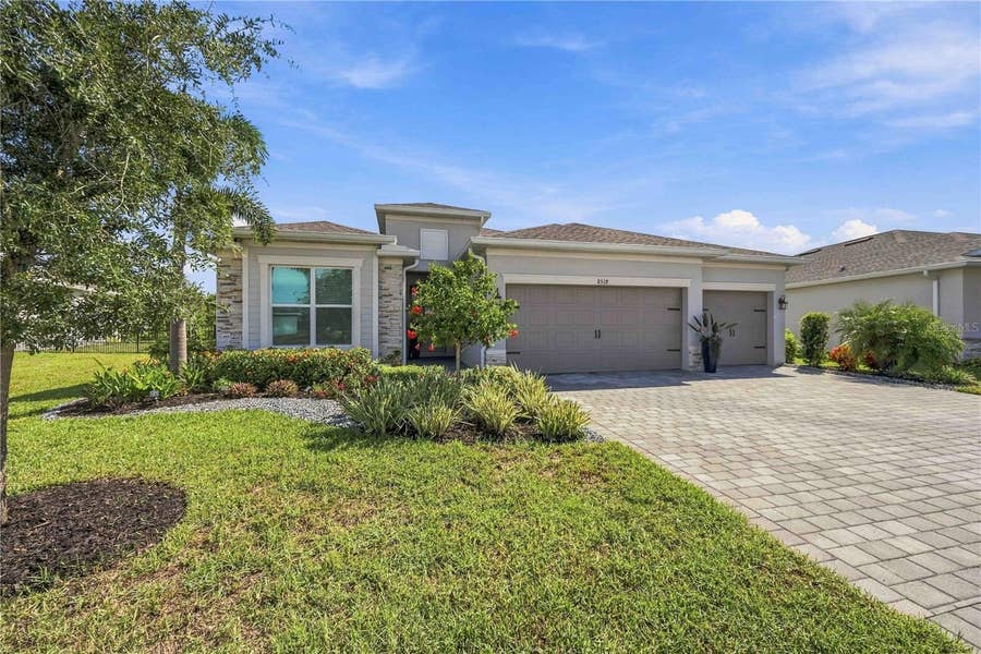 Property photo for 8518 SAINT KITTS CIRCLE, Englewood, FL