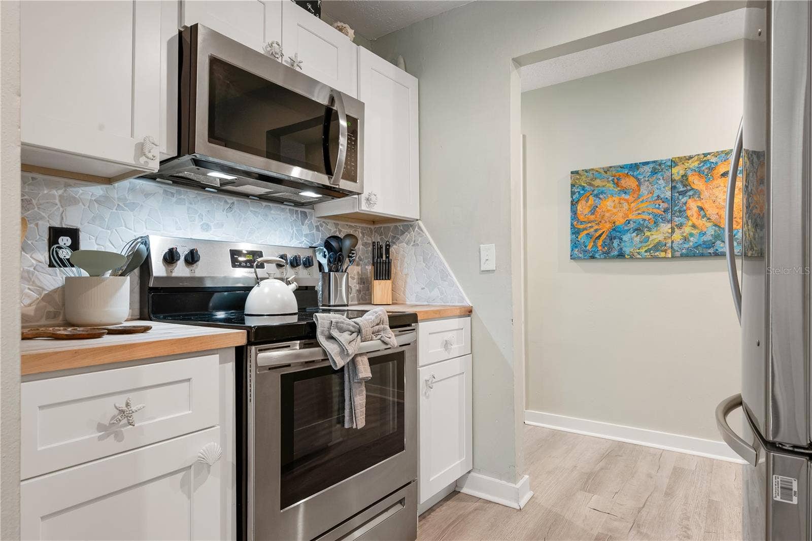3476 WINTON AVENUE, Sarasota, FL 34234 Cottage 1 kitchen