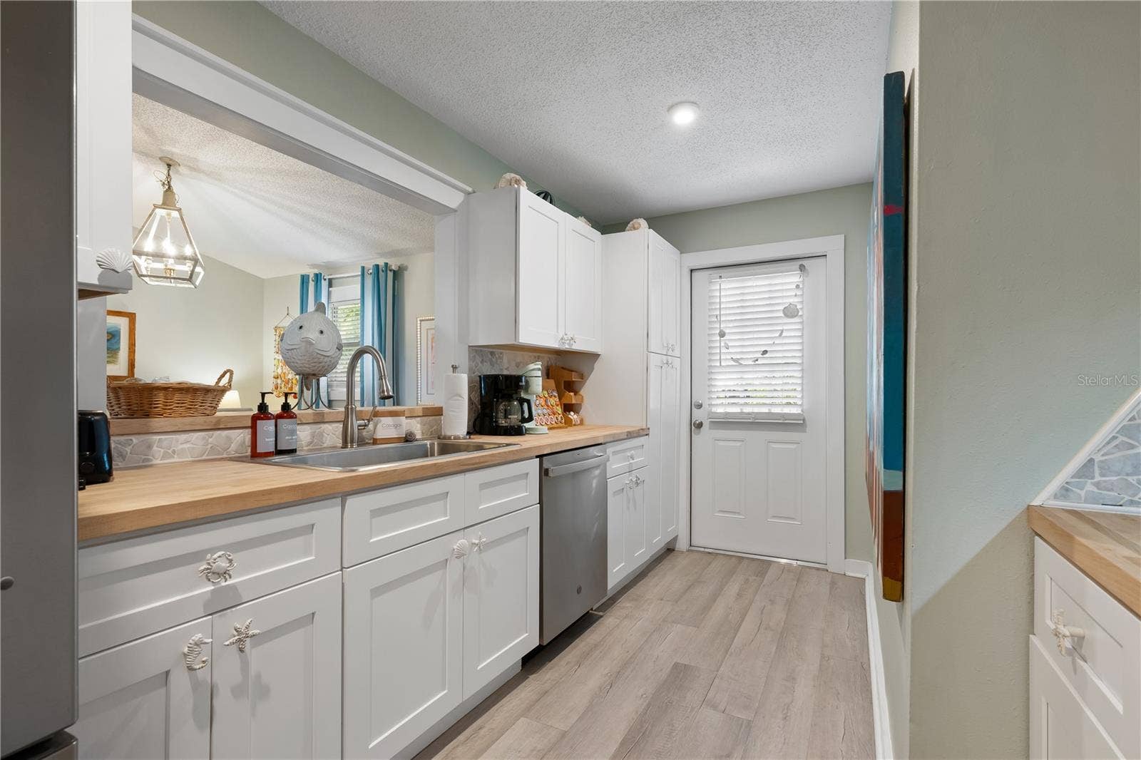 3476 WINTON AVENUE, Sarasota, FL 34234 Cottage 1 kitchen