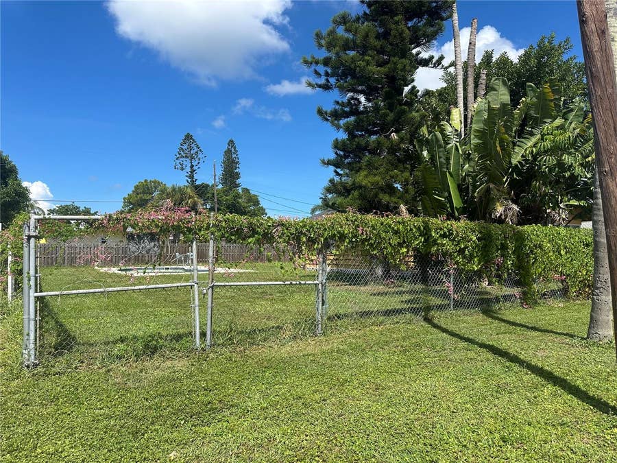 Property photo for 3928 S EAST AVENUE, Sarasota, FL