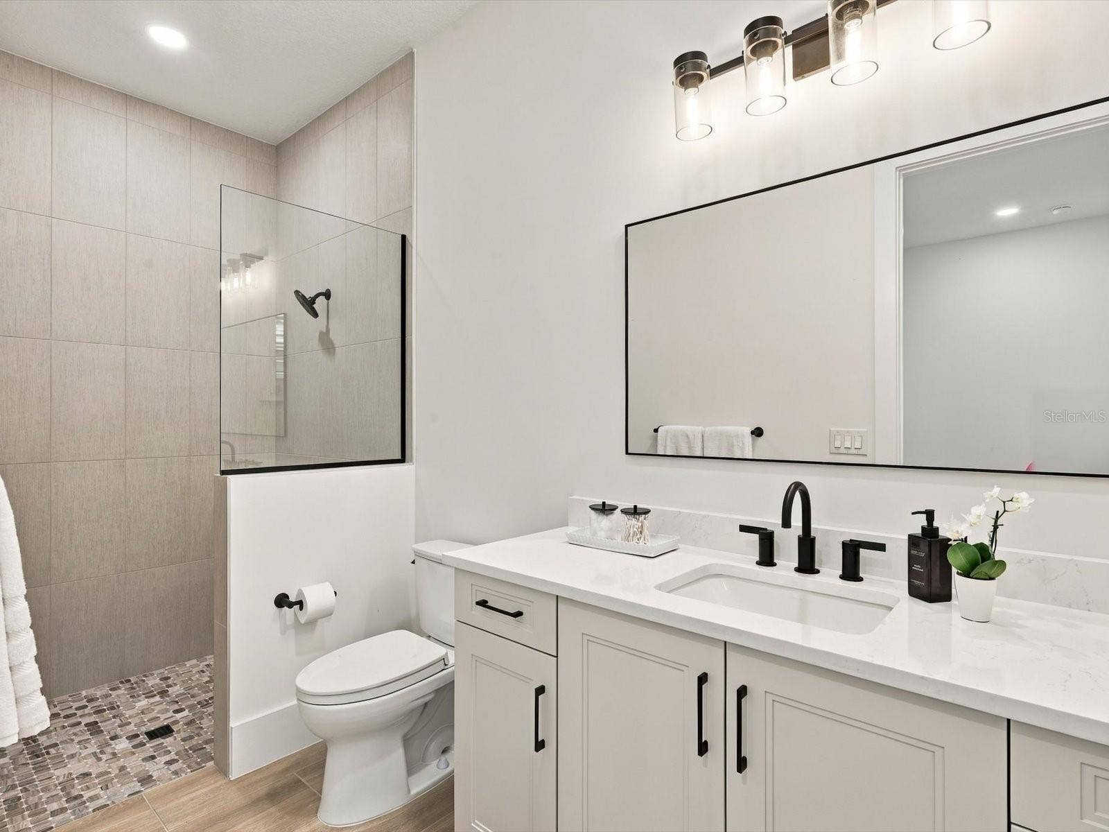 532 BLUE SHELL LOOP, Sarasota, FL 34240 Ensuite Bath 2