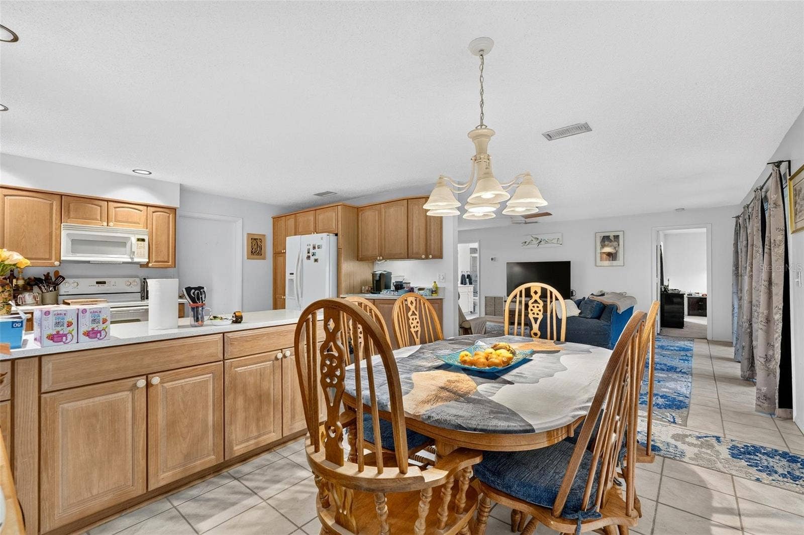 7283 ELEANOR CIRCLE, Sarasota, FL 34243 7283 ELEANOR CIRCLE, Sarasota, FL 34243